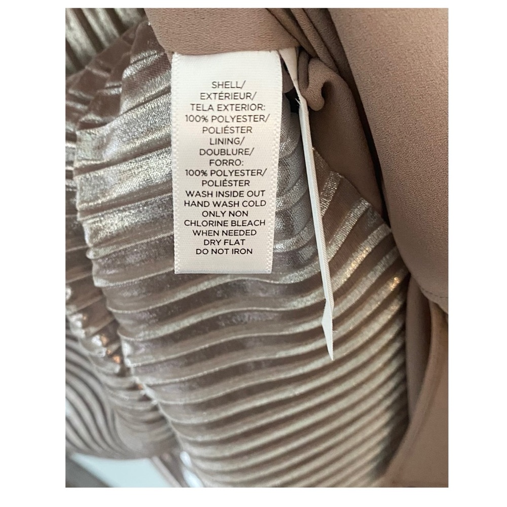 LOFT • Shimmer Pleated Skirt • Size XS - Picture 3 of 3
